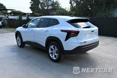 2025 Chevrolet Trax LS - zdjęcie 3 z 17 - miniatura