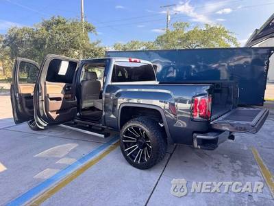 2018 GMC Sierra 1500 SLT Crew Cab Short Bed 4SA - zdjęcie 10 z 27 - miniatura
