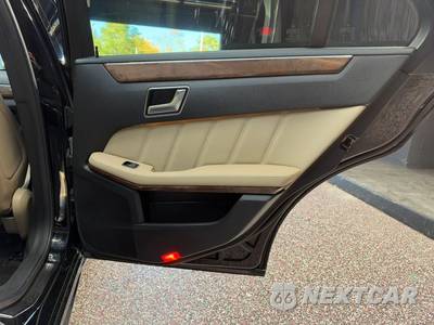 2013 Mercedes-Benz E 350 4MATIC Sedan - zdjęcie 27 z 38 - miniatura