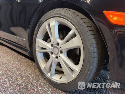 2013 Mercedes-Benz E 350 4MATIC Sedan - zdjęcie 35 z 38 - miniatura