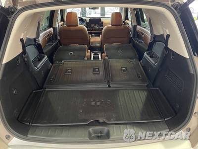 2025 Nissan Pathfinder Platinum - zdjęcie 38 z 56 - miniatura