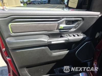 2023 Ram 1500 Laramie Crew Cab Short Bed - zdjęcie 9 z 23 - miniatura