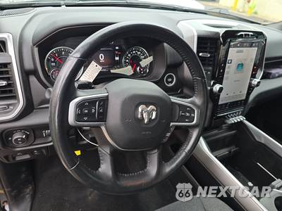 2023 Ram 1500 Big Horn Extended Cab Medium Bed - zdjęcie 10 z 34 - miniatura