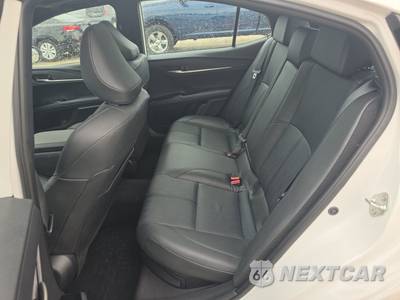 2026 Toyota Camry XSE - zdjęcie 13 z 19 - miniatura