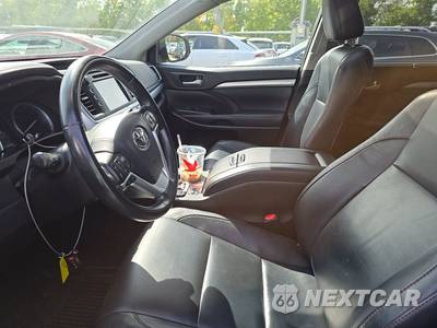 2017 Toyota Highlander XLE - zdjęcie 7 z 40 - miniatura