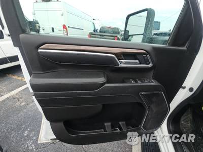 2025 Chevrolet Silverado 2500HD LT Crew Cab Medium Bed 1LT - zdjęcie 9 z 20 - miniatura