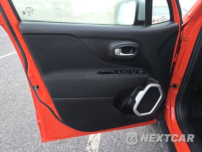 2021 Jeep Renegade Islander - zdjęcie 9 z 33 - miniatura
