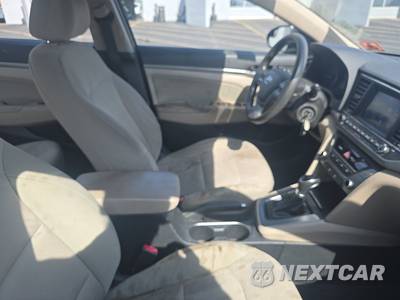 2017 Hyundai Elantra SE Sedan - zdjęcie 8 z 18 - miniatura