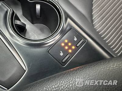 2019 Toyota Camry SE - zdjęcie 21 z 27 - miniatura