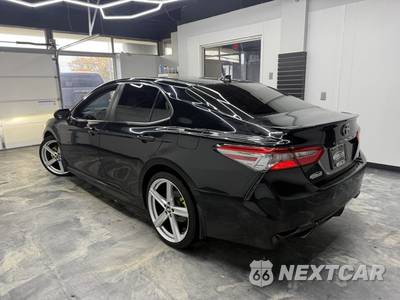 2019 Toyota Camry SE - zdjęcie 3 z 27 - miniatura