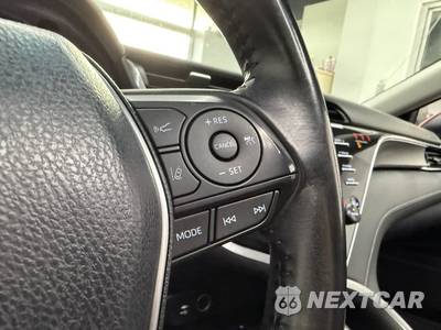 2018 Toyota Camry SE - zdjęcie 14 z 28 - miniatura