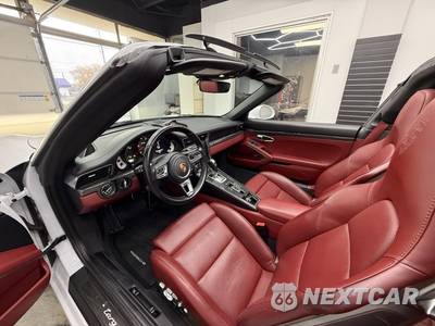 2019 Porsche 911 Targa 4 GTS - zdjęcie 17 z 35 - miniatura