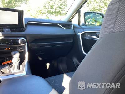 2025 Toyota RAV4 XLE - zdjęcie 16 z 28 - miniatura