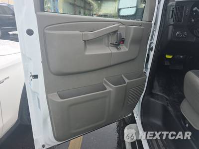 2025 GMC Savana 2500 Cargo Van 1WT 135.0" WB - zdjęcie 9 z 20 - miniatura