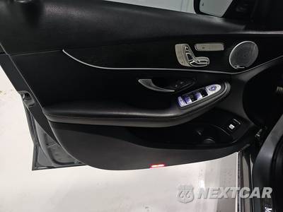2021 Mercedes-Benz C 300 4MATIC Sedan - zdjęcie 9 z 23 - miniatura