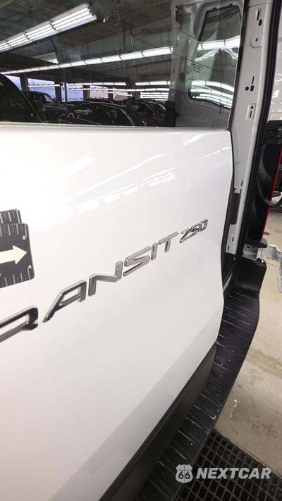 2025 Ford Transit 250 Cargo Van Low Roof 130.0" WB - zdjęcie 26 z 30 - miniatura