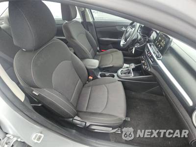 2021 Kia Forte LXS - zdjęcie 8 z 23 - miniatura