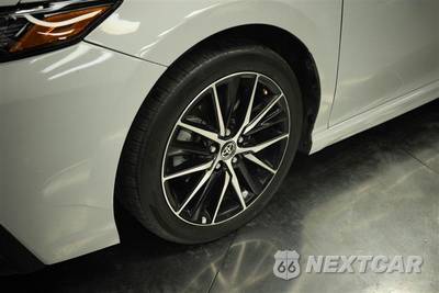 2023 Toyota Camry SE - zdjęcie 4 z 33 - miniatura