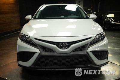 2023 Toyota Camry SE - zdjęcie 3 z 33 - miniatura