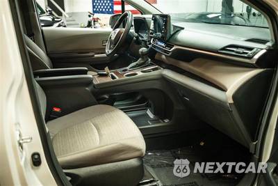 2024 Toyota Sienna LE 8-Passenger 120.5" WB - zdjęcie 13 z 27 - miniatura