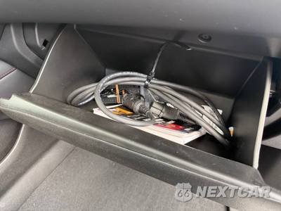 2025 Chevrolet Suburban RST 1SP - zdjęcie 60 z 67 - miniatura