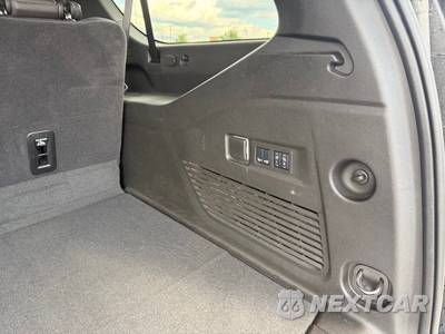 2025 Chevrolet Suburban RST 1SP - zdjęcie 42 z 67 - miniatura