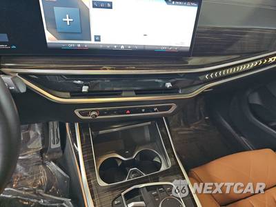 2026 BMW X7 xDrive40i M SPORT LINE - zdjęcie 11 z 21 - miniatura
