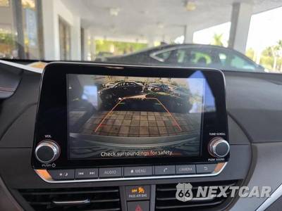 2025 Nissan Altima SR - zdjęcie 5 z 28 - miniatura
