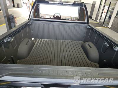 2024 Toyota Tundra 1794 Edition Crew Cab Short Bed - zdjęcie 17 z 18 - miniatura