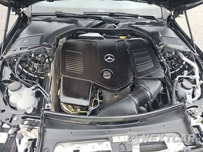 2025 Mercedes-Benz C 300 4MATIC - zdjęcie 16 z 17 - miniatura
