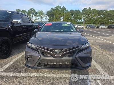 2024 Toyota Camry SE - zdjęcie 2 z 35 - miniatura