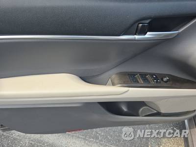2024 Toyota Camry SE - zdjęcie 9 z 35 - miniatura