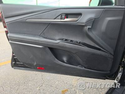 2025 Toyota Camry SE - zdjęcie 9 z 28 - miniatura