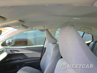 2025 Toyota Camry LE - zdjęcie 18 z 25 - miniatura