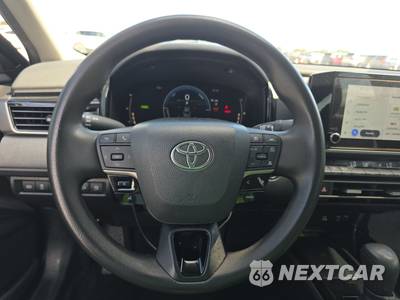 2025 Toyota Camry LE - zdjęcie 10 z 25 - miniatura