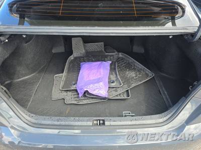2025 Toyota Camry LE - zdjęcie 16 z 20 - miniatura