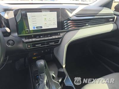 2025 Toyota Camry LE - zdjęcie 11 z 25 - miniatura