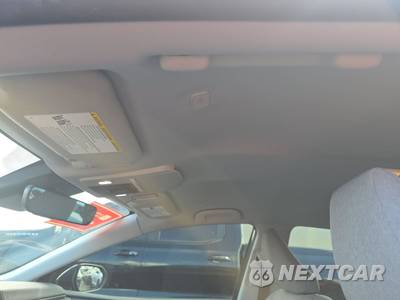 2025 Toyota Camry LE - zdjęcie 17 z 20 - miniatura