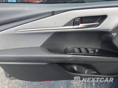 2025 Toyota Camry LE - zdjęcie 9 z 20 - miniatura