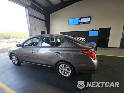 2017 Nissan Versa Sedan SV - zdjęcie 6 z 30 - miniatura