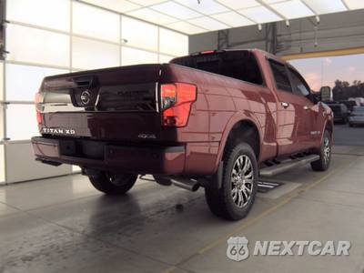 2017 Nissan TITAN XD Platinum Reserve Crew Cab Medium Bed - zdjęcie 5 z 25 - miniatura
