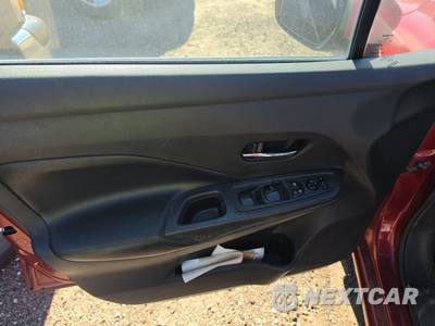 2020 Nissan Versa SV - zdjęcie 9 z 30 - miniatura