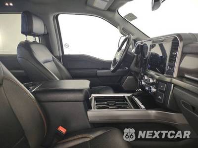 2025 Ford Super Duty F-250 Lariat Crew Cab Medium Bed - zdjęcie 18 z 20 - miniatura