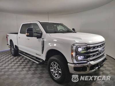 2025 Ford Super Duty F-250 Lariat Crew Cab Medium Bed - zdjęcie 3 z 20 - miniatura