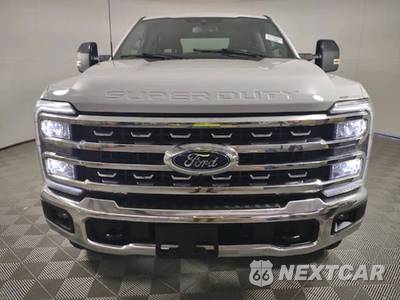 2025 Ford Super Duty F-250 Lariat Crew Cab Medium Bed - zdjęcie 4 z 20 - miniatura