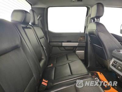 2025 Ford Super Duty F-250 Lariat Crew Cab Medium Bed - zdjęcie 18 z 20 - miniatura