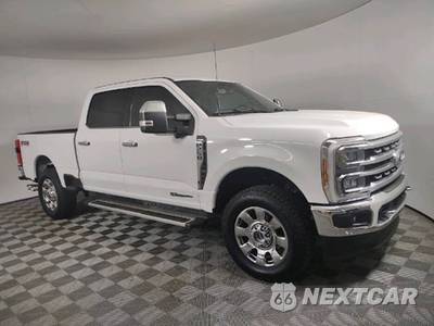 2023 Ford Super Duty F-250 Lariat Crew Cab Medium Bed - zdjęcie 5 z 20 - miniatura