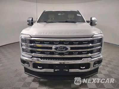2023 Ford Super Duty F-250 Lariat Crew Cab Medium Bed - zdjęcie 4 z 20 - miniatura