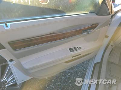 2014 BMW 7 Series Sedan 750i - zdjęcie 9 z 31 - miniatura