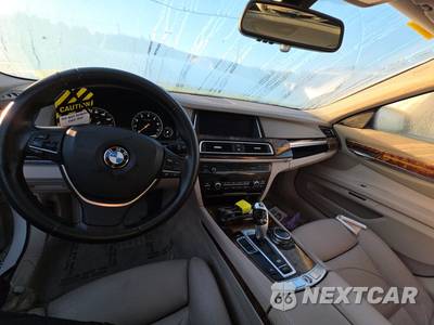 2014 BMW 7 Series Sedan 750i - zdjęcie 11 z 31 - miniatura